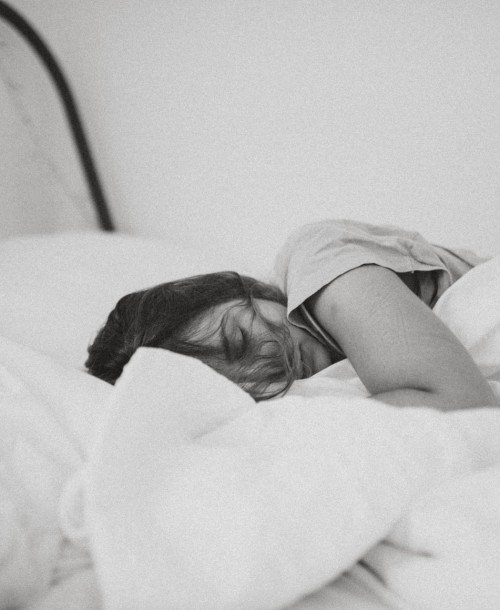 Do you know how 8 hours of sleep affects our skin?