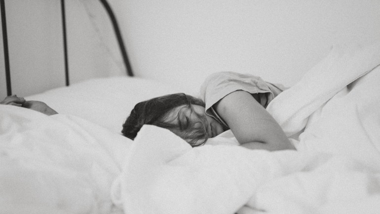 Do you know how 8 hours of sleep affects our skin?