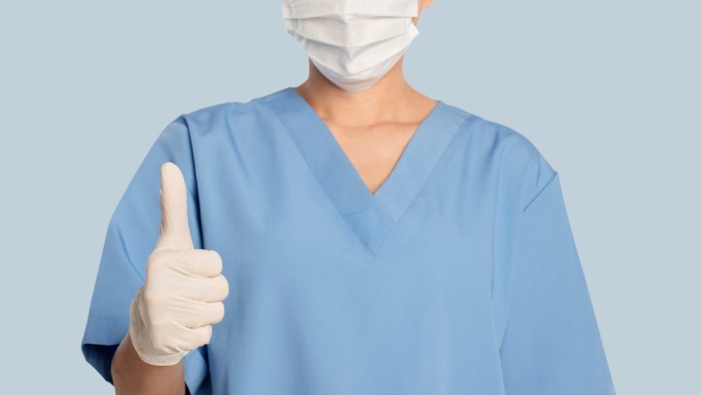 Exploring the benefits and versatility of long sleeve scrub tops for healthcare professionals