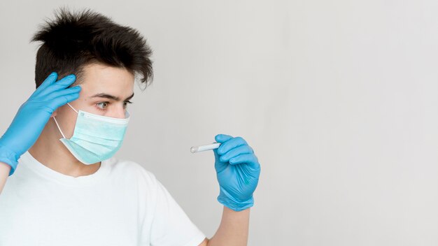 Understanding the Benefits of At-Home COVID-19 Test Kits for Early Detection and Peace of Mind